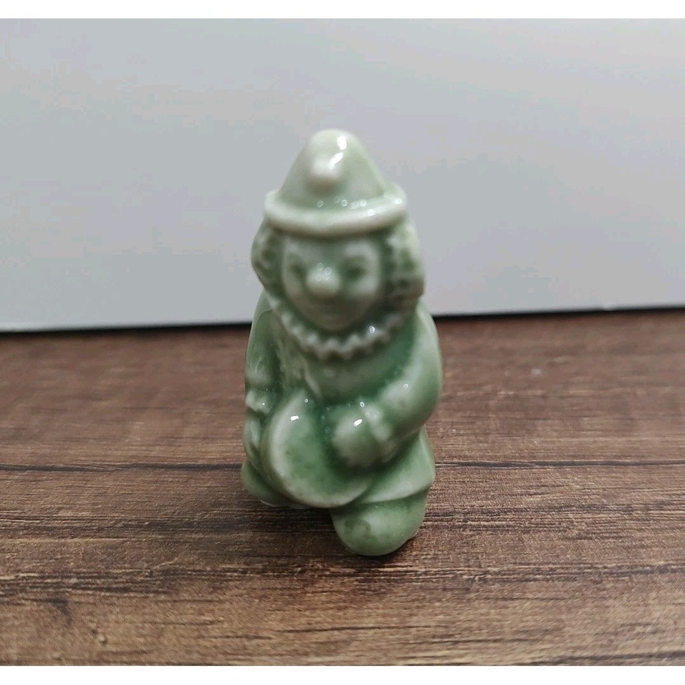 Wade Figurine England whimsies whimsy Red Rose tea circus Green Clown drum bozo